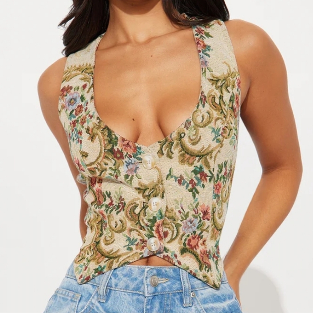 Fashion Nova Floral Button-Up Tank Top